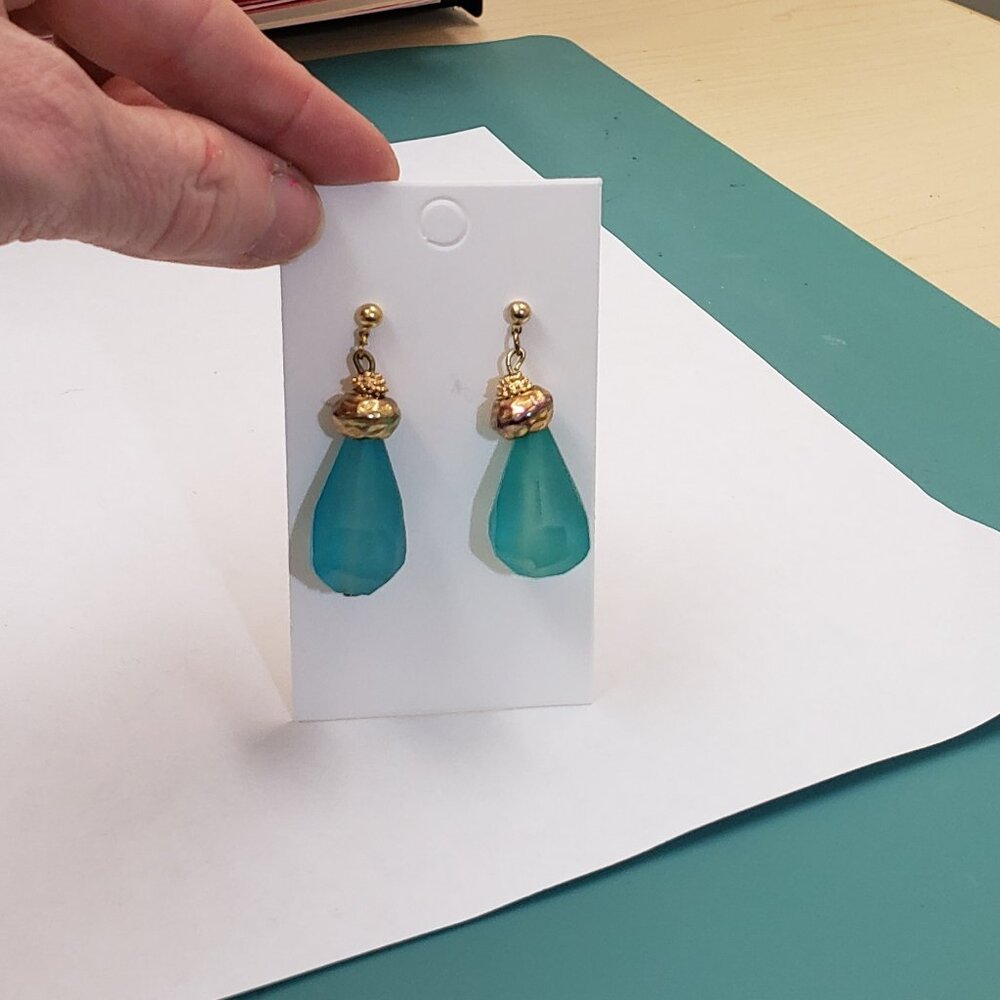 Gold, brass tone, NWOT, aqua blue/green drop dangle pierced post fashion earring